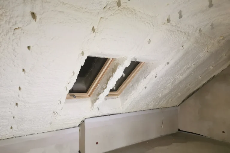 Ocieplenie pianką pur poddasza Stargard